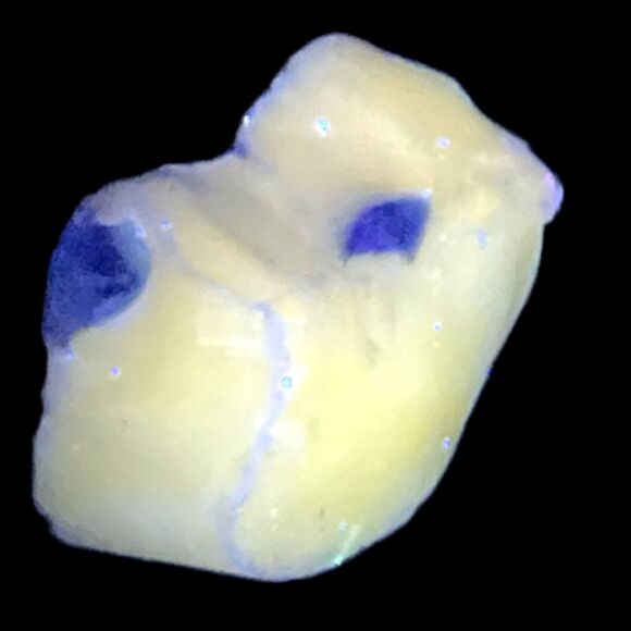 Cobalt Tipped White Art Glass Cullet Glowing Manganese Slag Glass #5GX4 - Picture 1 of 7